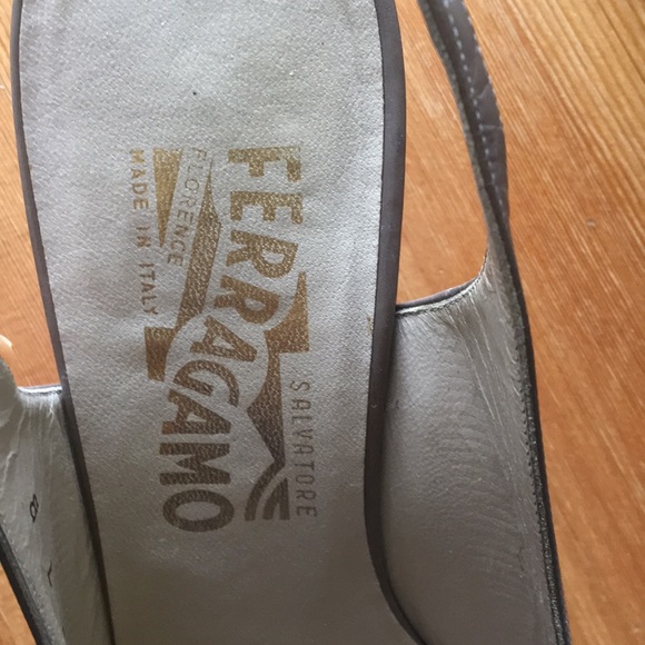 Vintage Salvatore Ferragamo cap toe sling backs - Picture 4 of 5